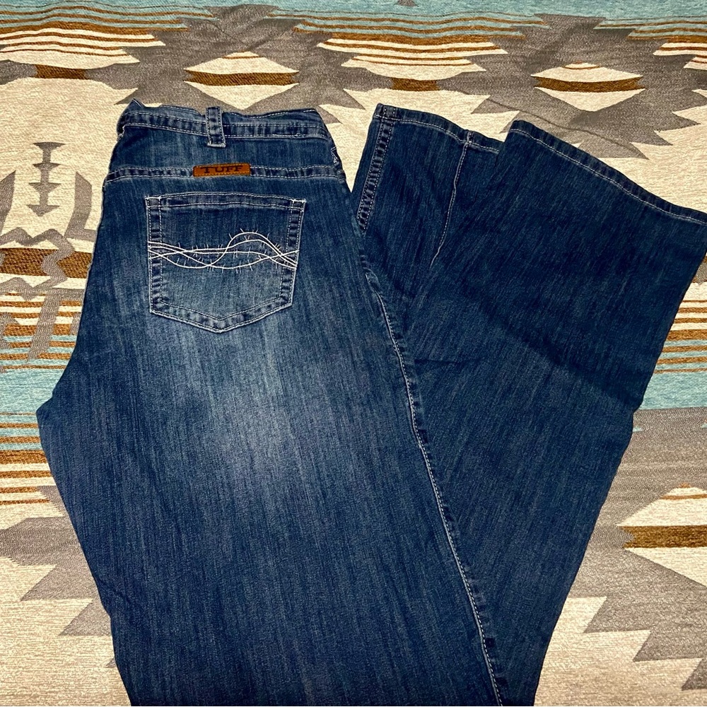Cowgirl Tuff Jeans. 30x35